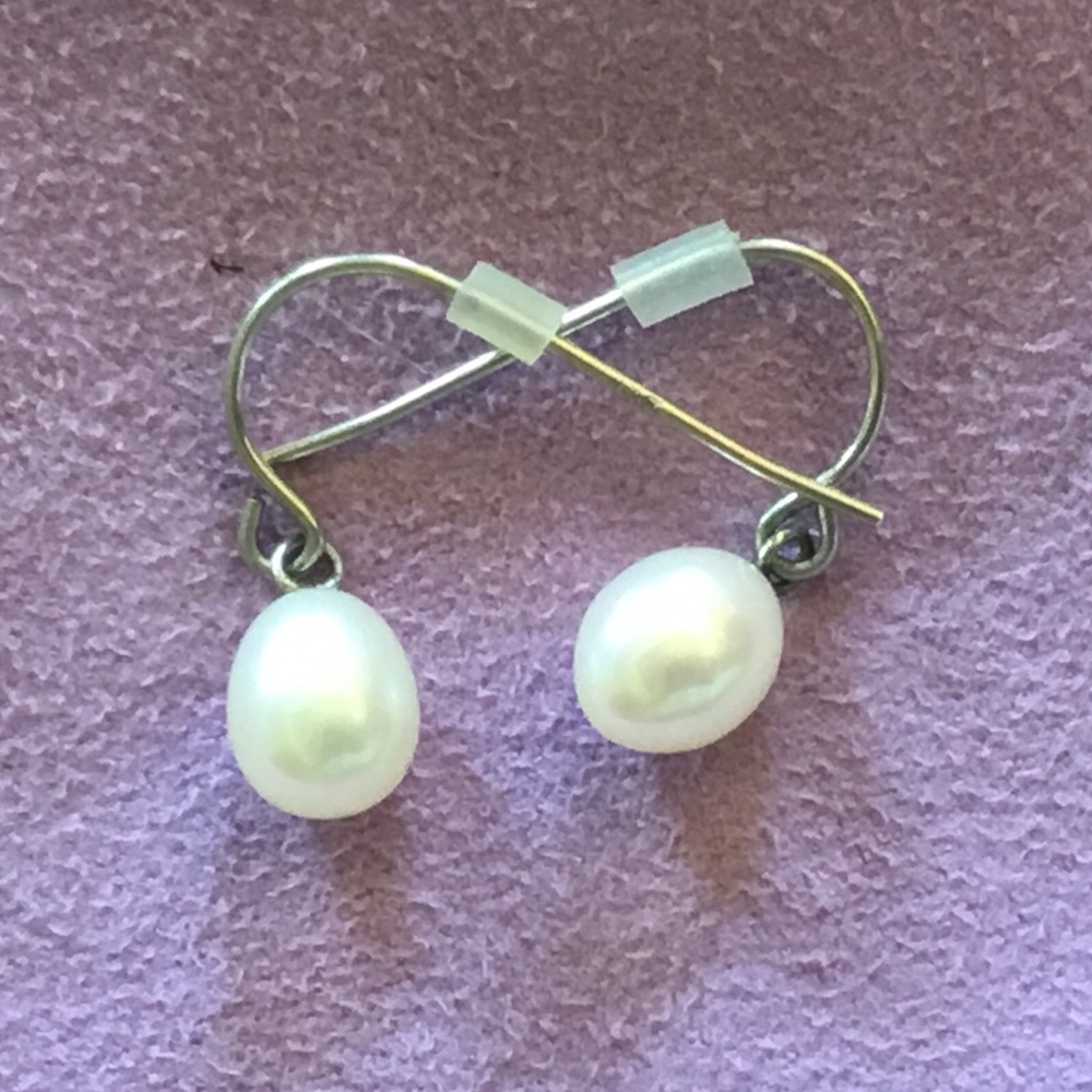 Cultured pearl earrings